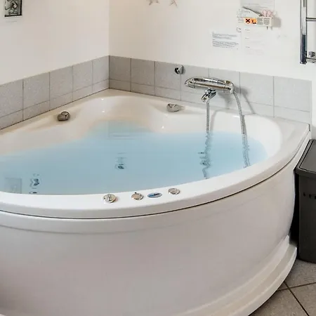 4 Bedroom Beautiful In Thisted * Nørre Vorupør